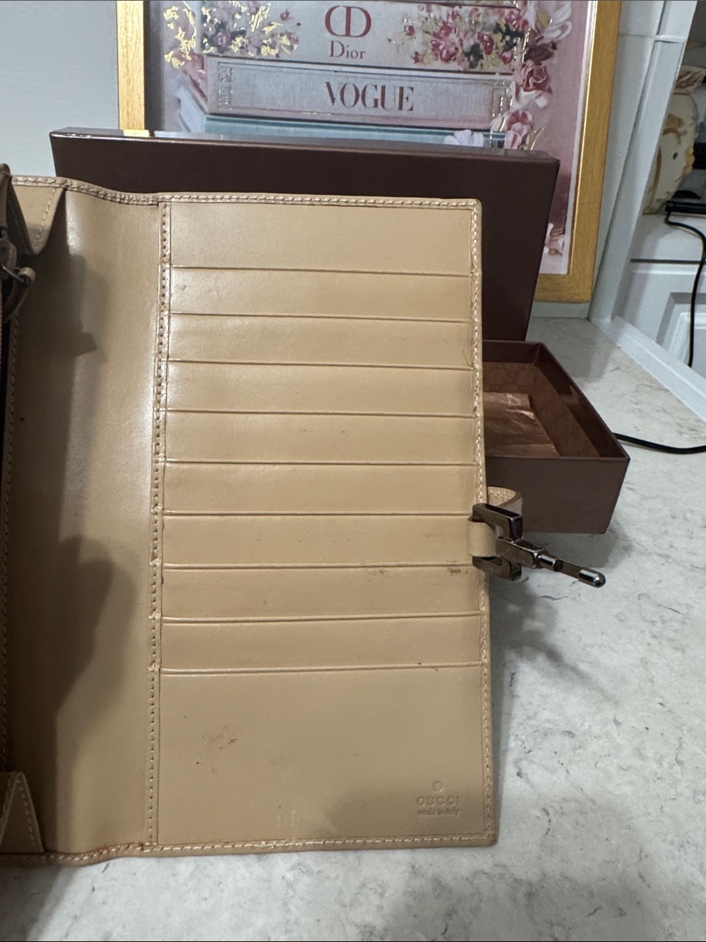 Gucci Jackie Beige Leather long Wallet with Silver-Tone piston lock in box - Picture 8 of 12